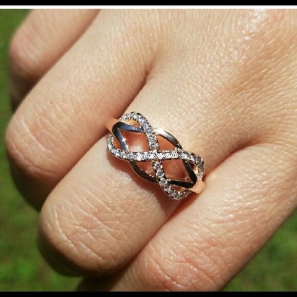 Exquisite Rose Gold PLATED Infinity Ring - Picture 4 of 7